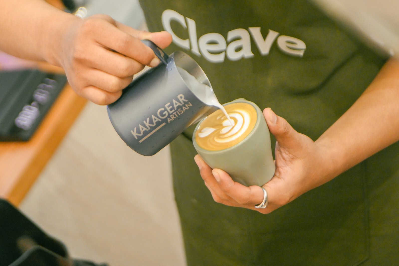 Interior kedai kopi Cleave