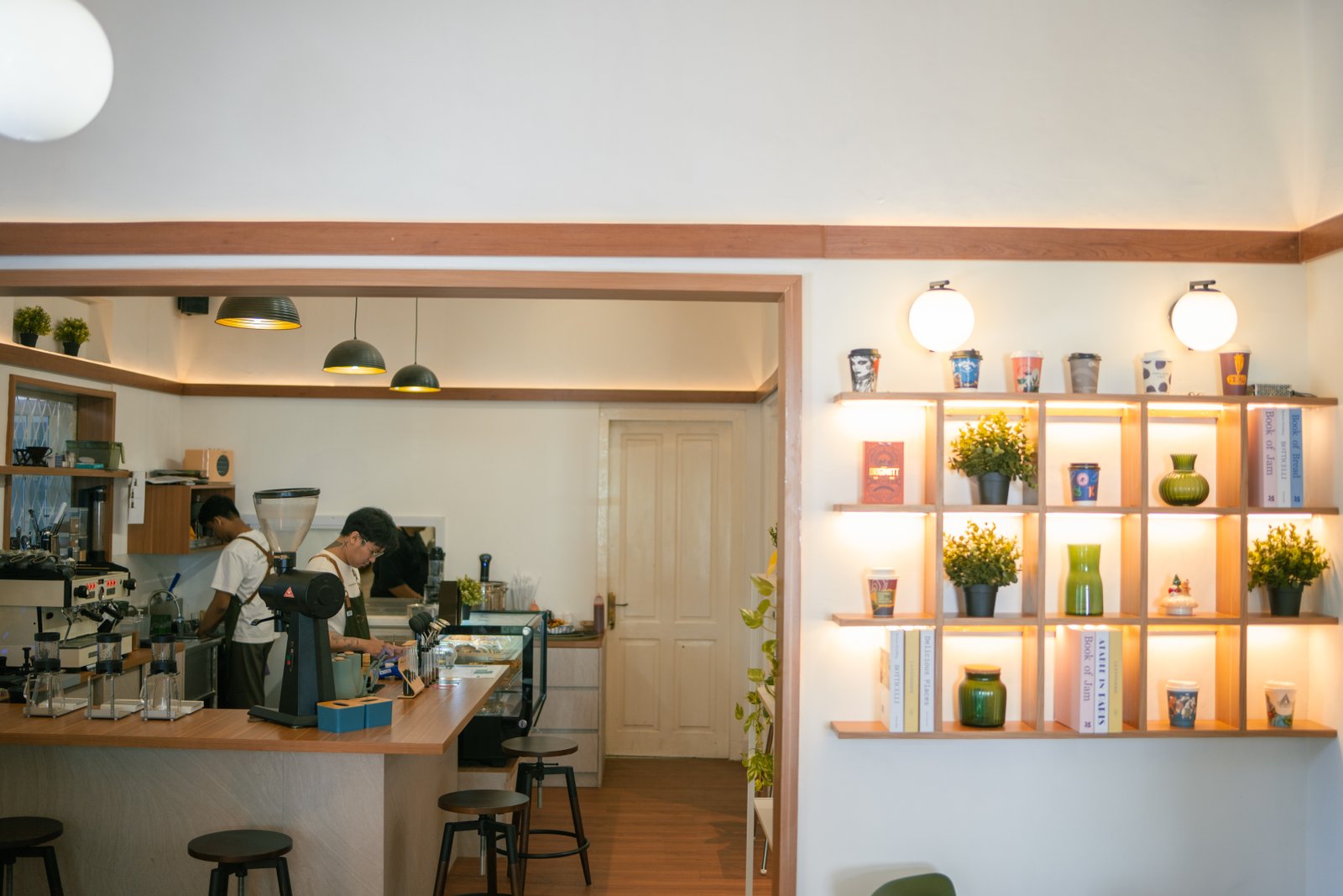 Area duduk pelanggan di Kedai Cleave